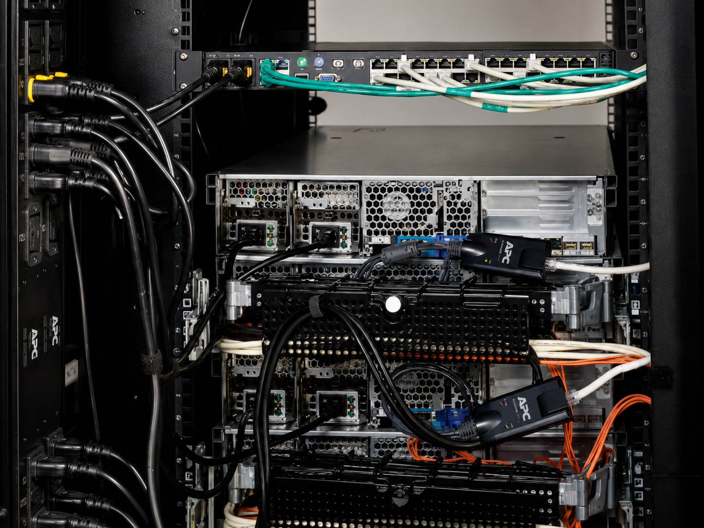 APC KVM USB Switch – KVM-USB